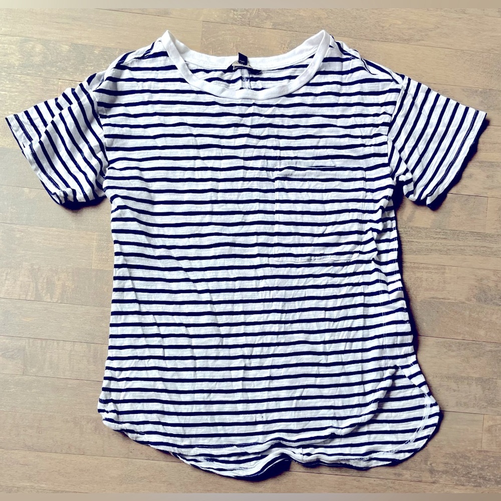 Banana Republic Striped Boyfriend Pocket Tee. Size Small.